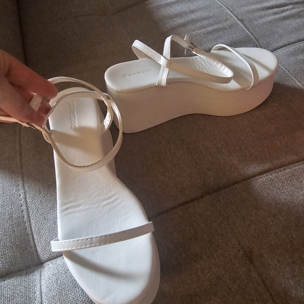 BAMBOO PLATFORM SANDLES